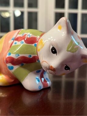 Vintage Hand-Painted Ceramic Cat Flower Frog | Pen & Makeup Brush Holder Caddy